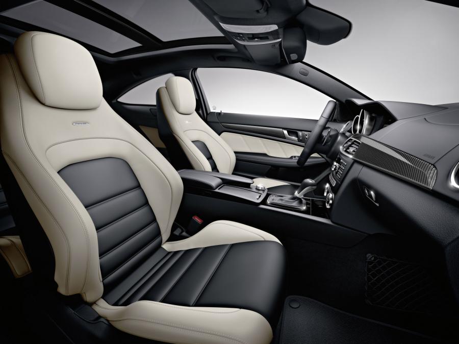  Mercedes-Benz C63 AMG Coupe 2012 года  (фото 83 из 113)